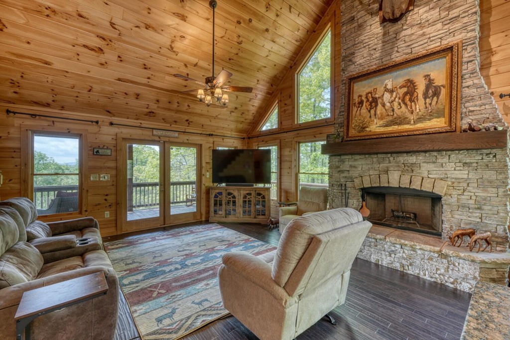 415367 Mineral Bluff Residential
