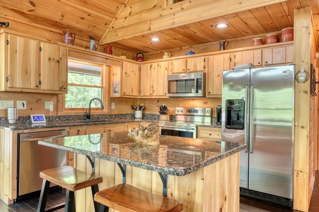 415367 Mineral Bluff Residential