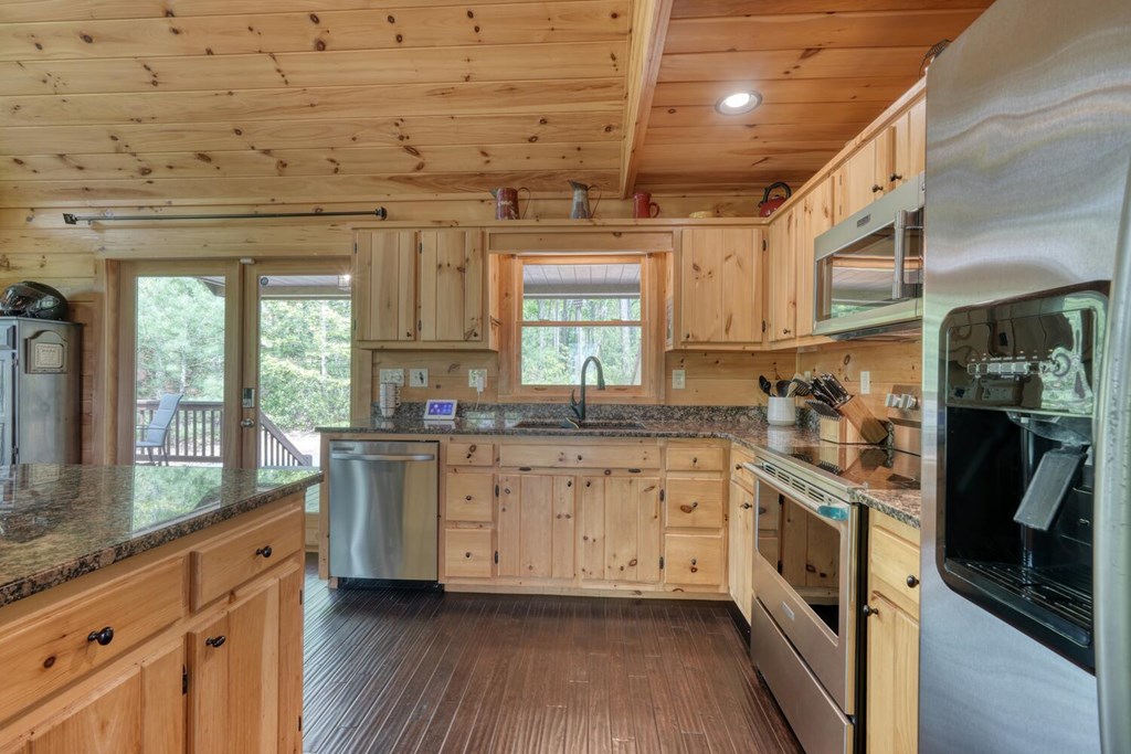 415367 Mineral Bluff Residential
