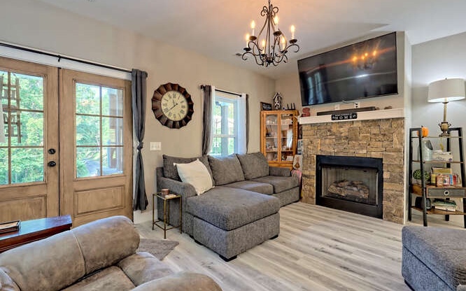 415370 Hayesville Residential