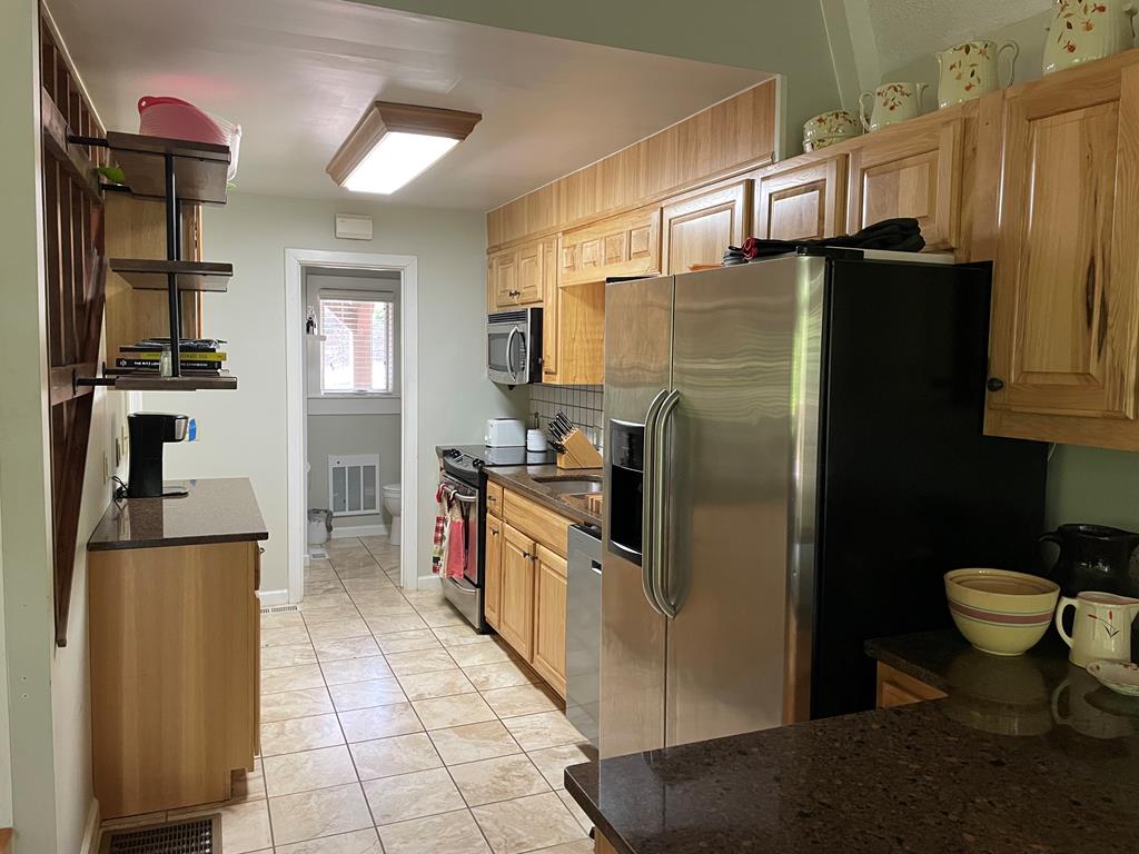 415389 Hayesville Residential