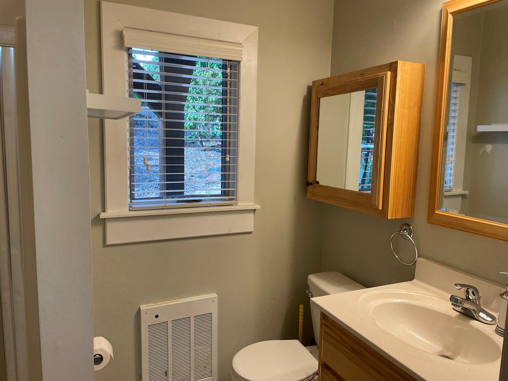 415389 Hayesville Residential