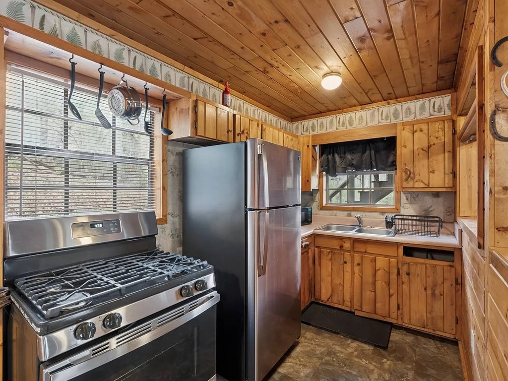 415390 Cherry Log Residential