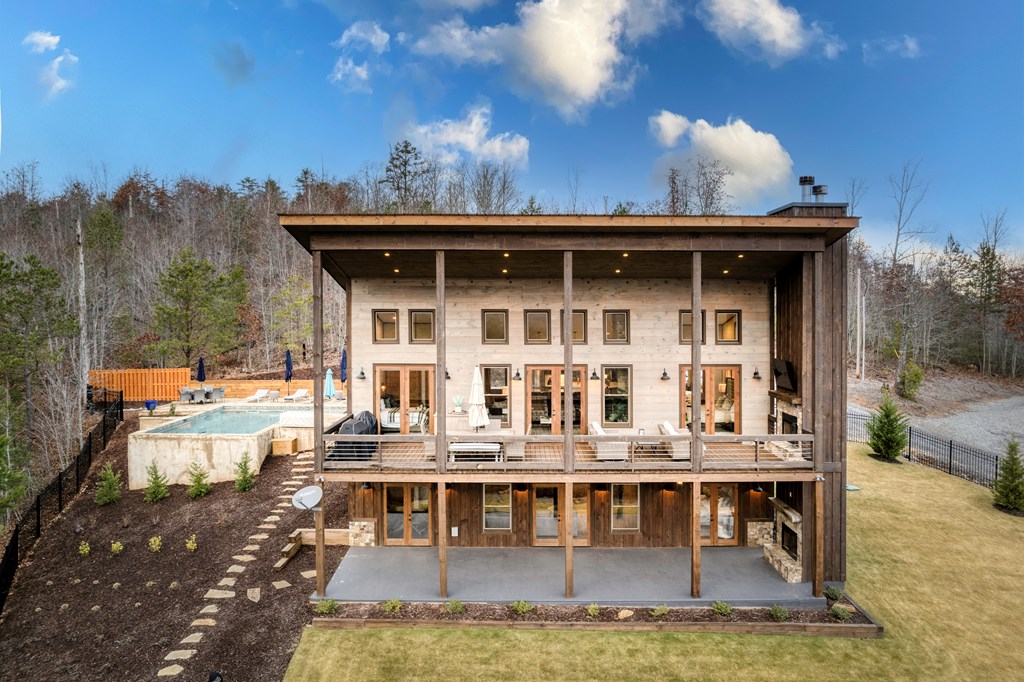 415404 Mineral Bluff Residential