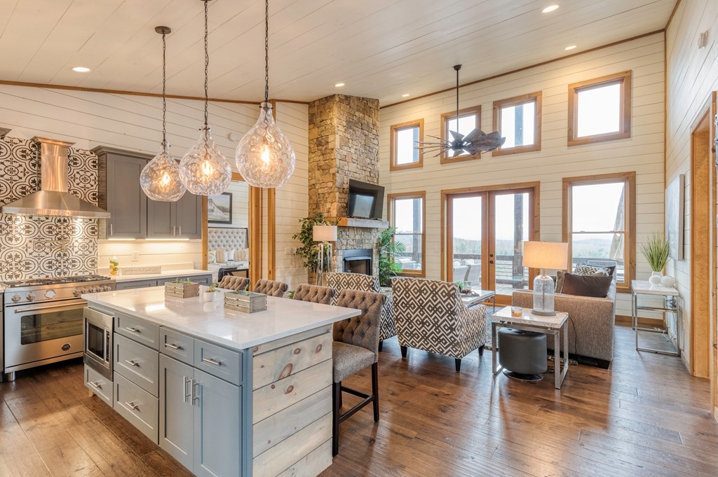 415404 Mineral Bluff Residential