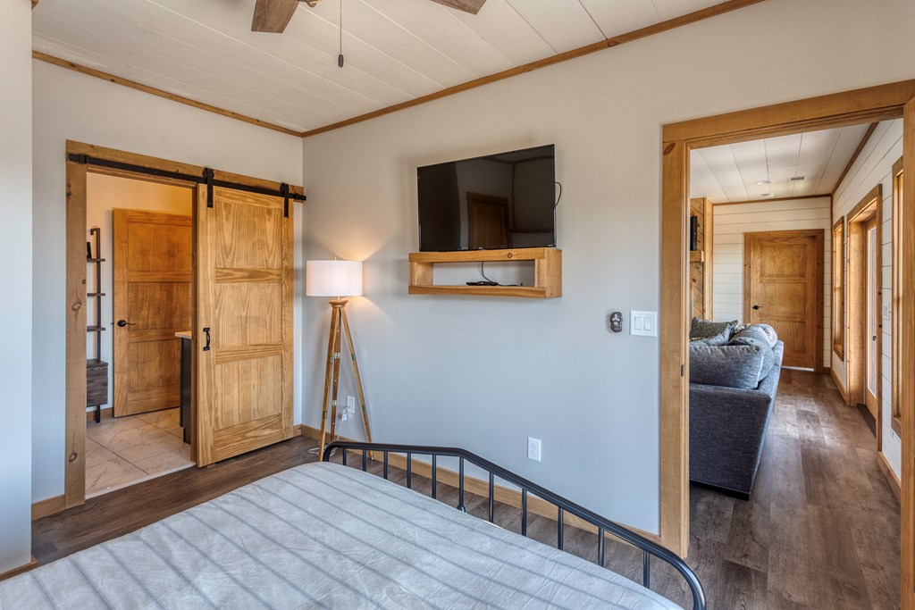 415404 Mineral Bluff Residential