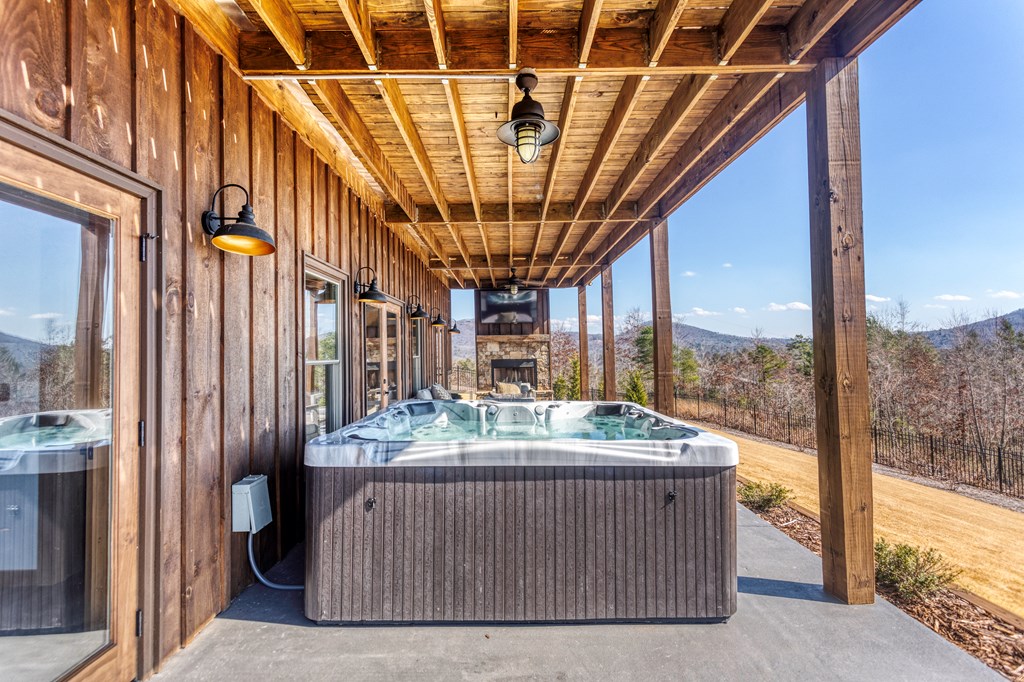415404 Mineral Bluff Residential