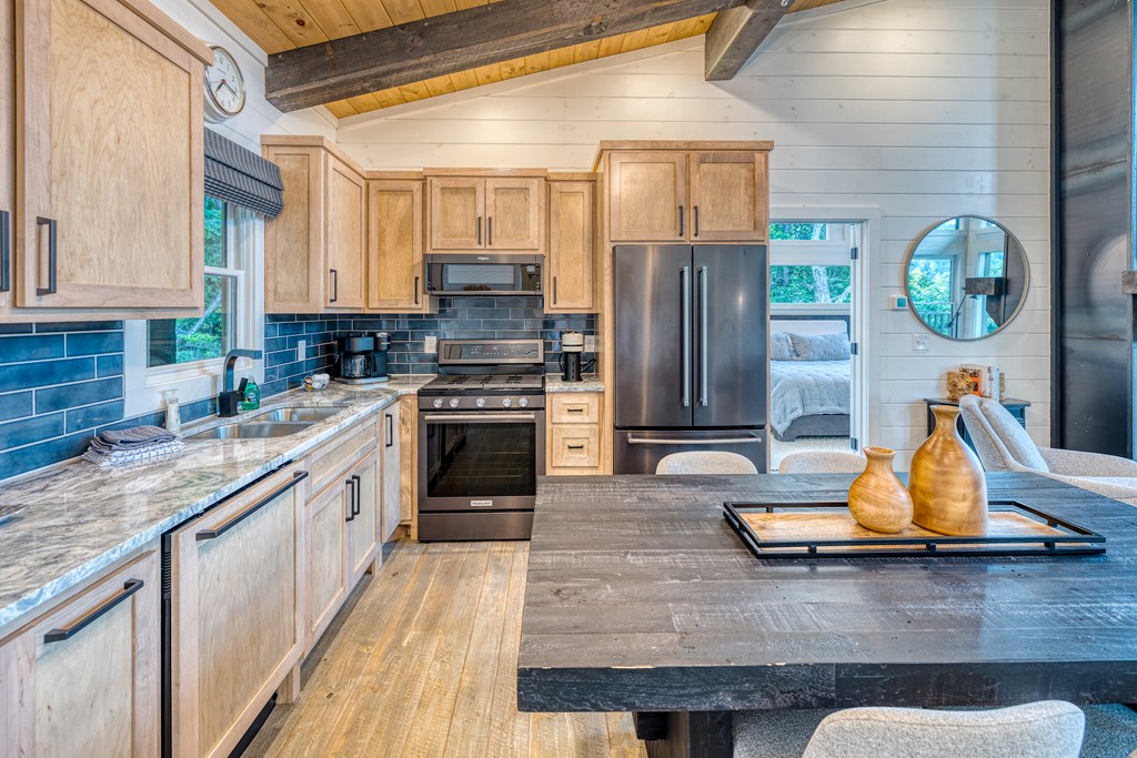 415405 Blue Ridge Residential