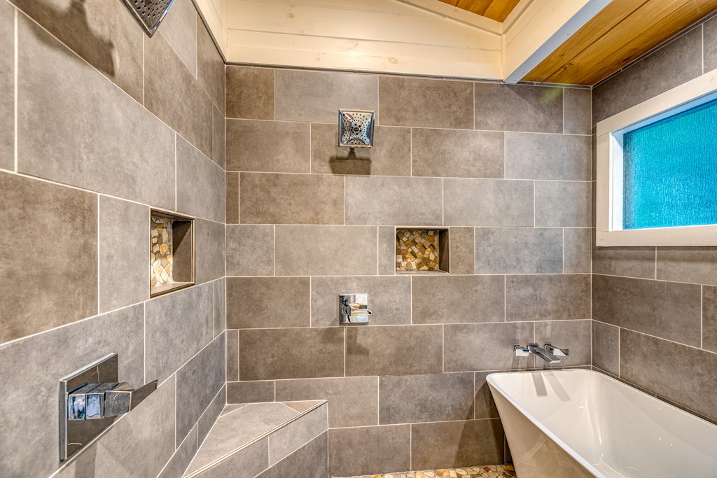 415405 Blue Ridge Residential