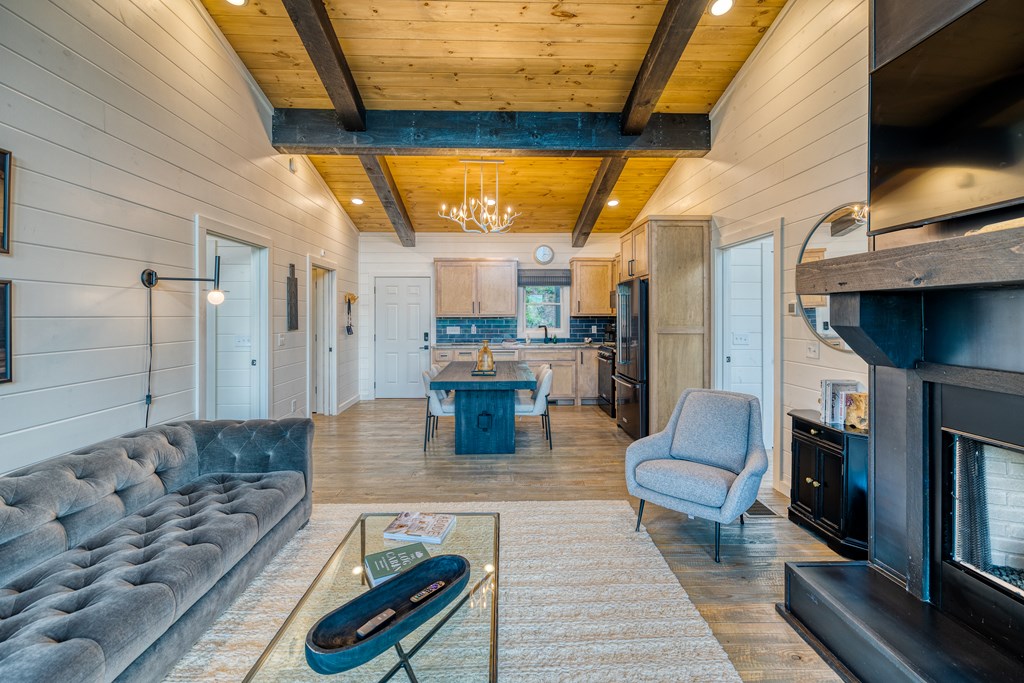 415405 Blue Ridge Residential