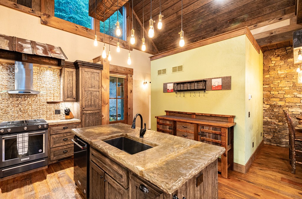 415406 Blue Ridge Residential