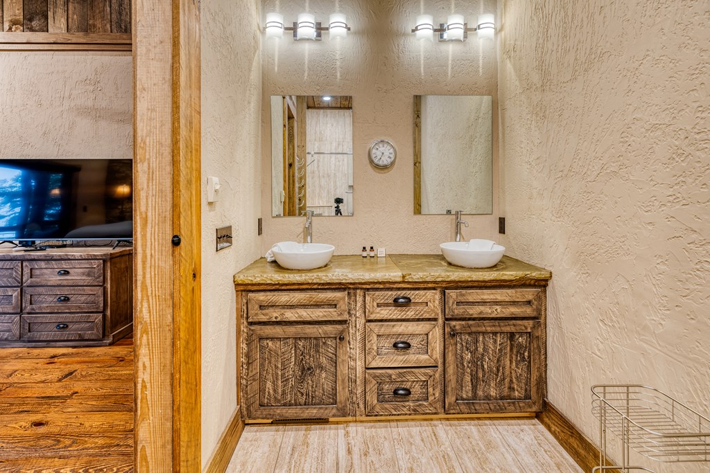 415406 Blue Ridge Residential