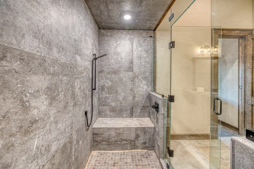 415407 Mineral Bluff Residential