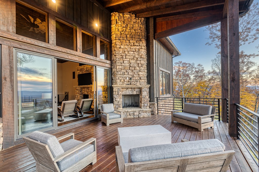 415407 Mineral Bluff Residential