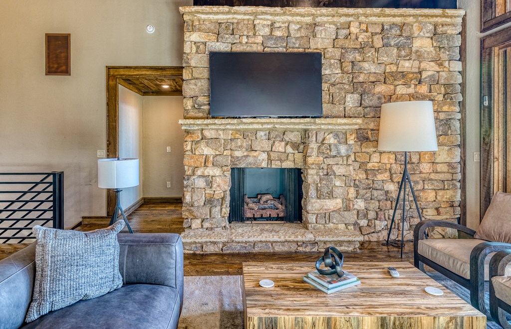415407 Mineral Bluff Residential