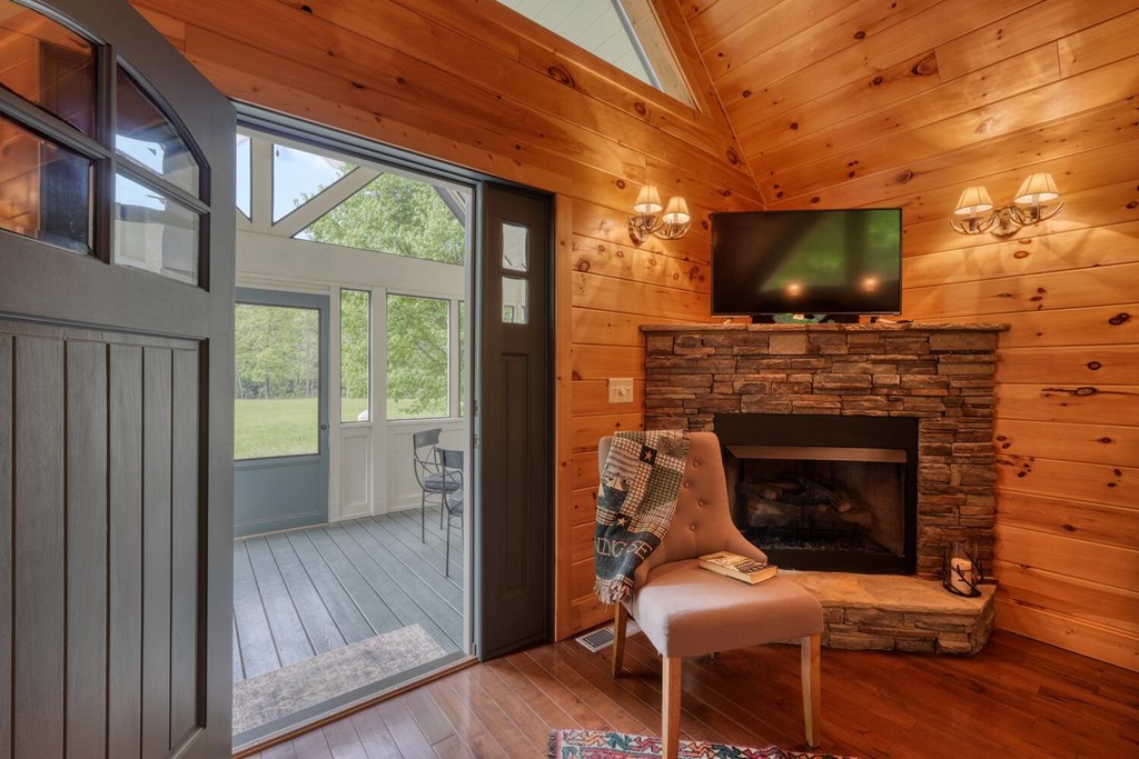 415410 Hayesville Residential
