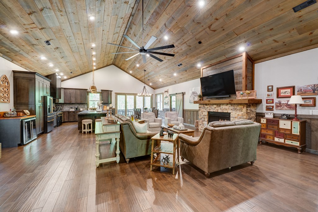 415416 Blue Ridge Residential