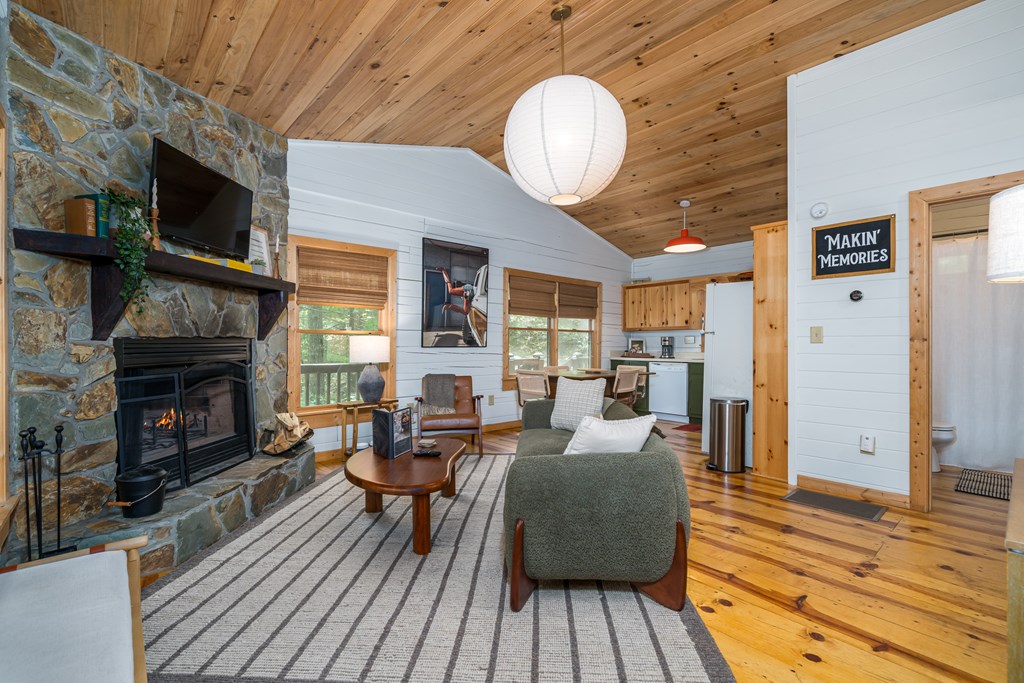 415424 Blue Ridge Residential