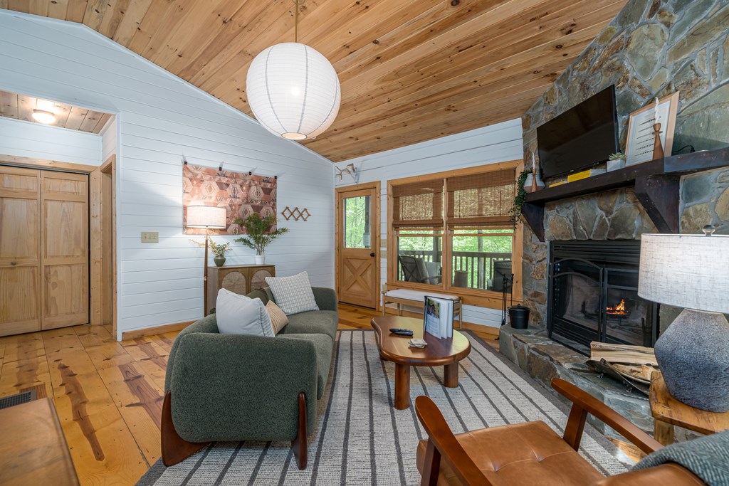 415424 Blue Ridge Residential