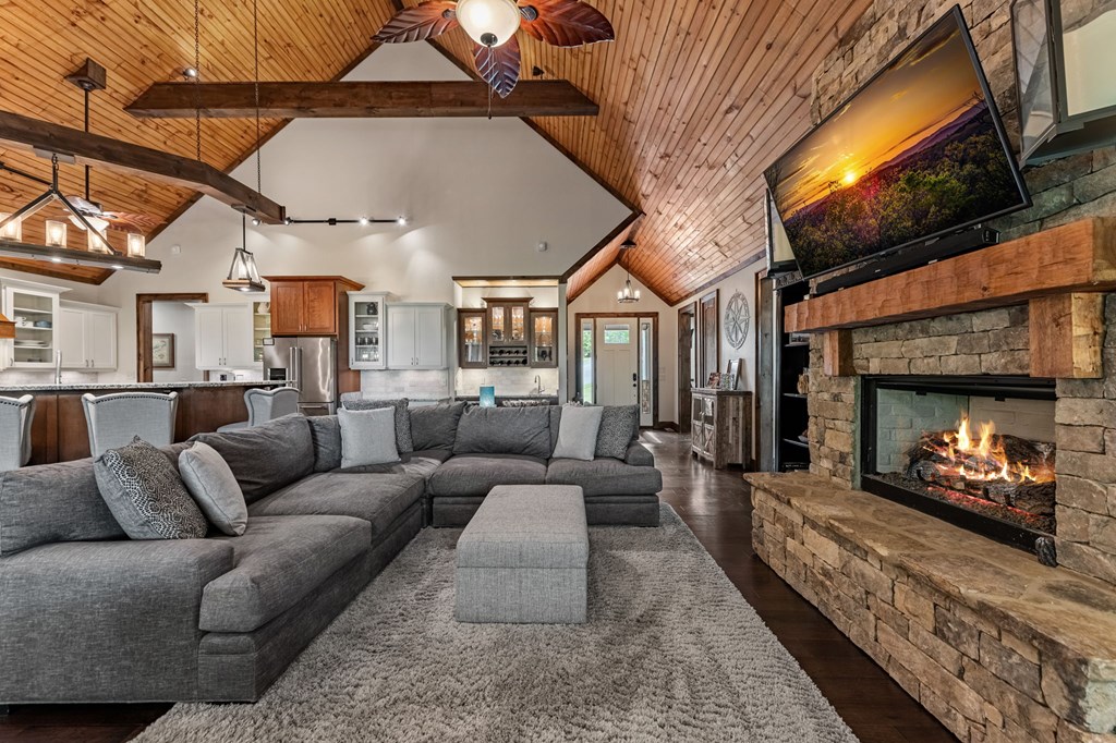 415441 Mineral Bluff Residential