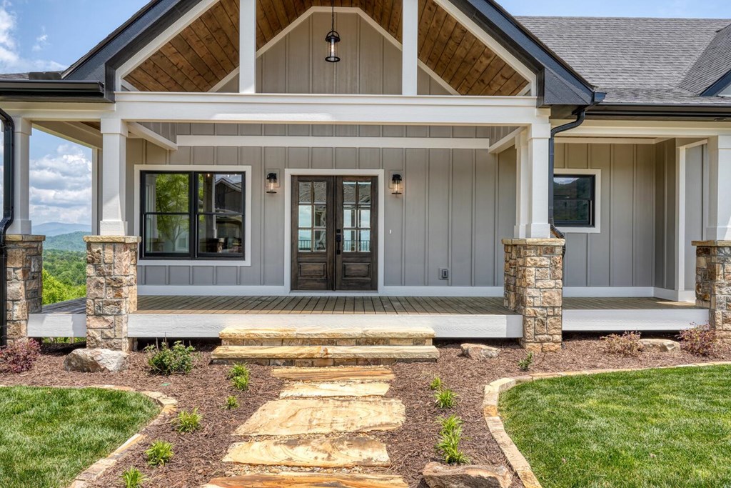 415443 Young Harris Residential