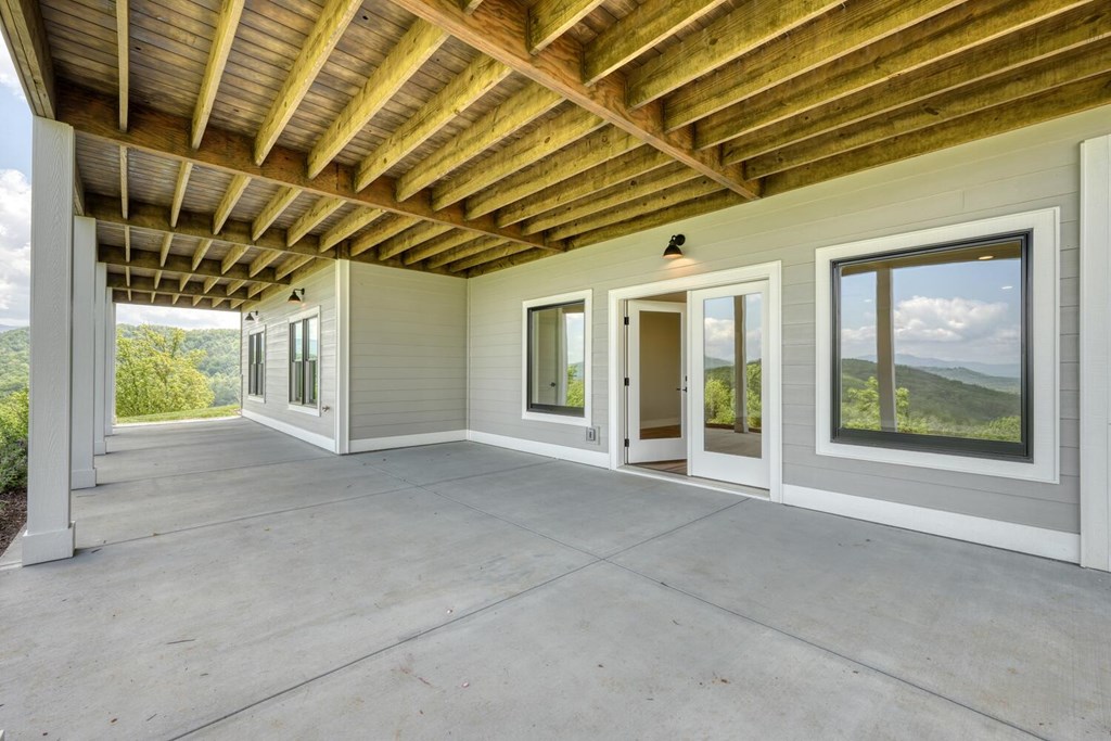 415443 Young Harris Residential