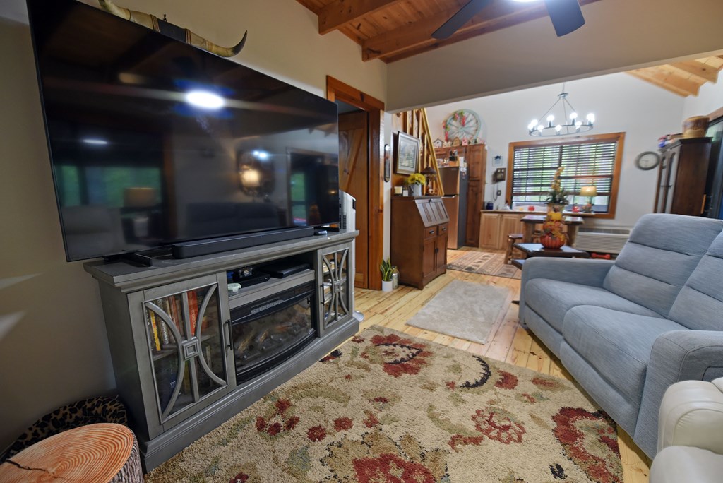 415446 Suches Residential