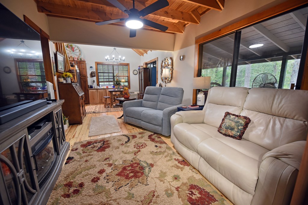 415446 Suches Residential