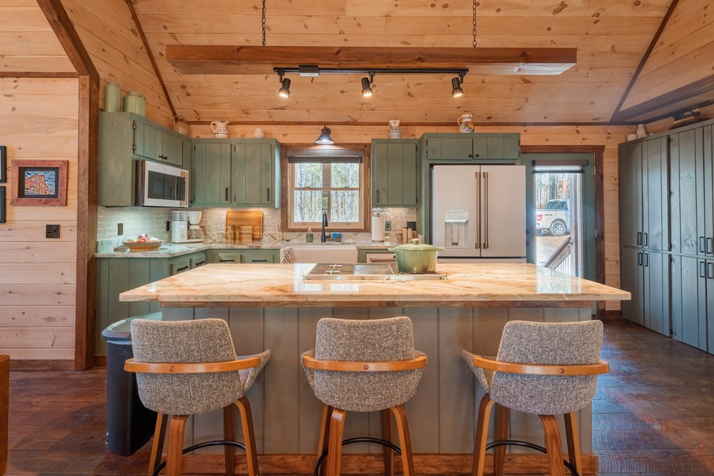 415447 Blue Ridge Residential