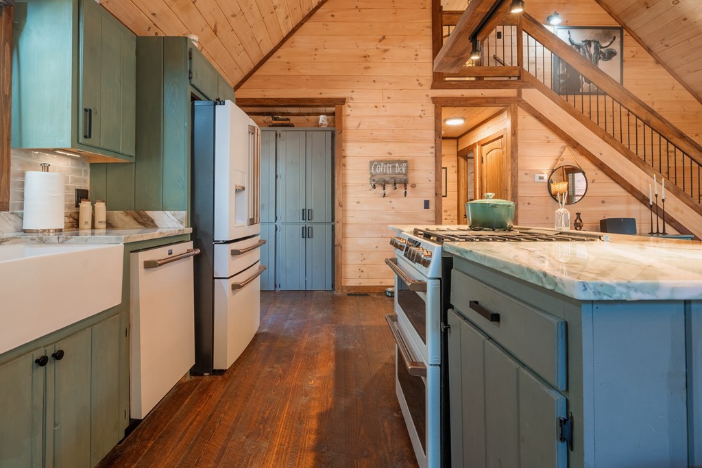 415447 Blue Ridge Residential