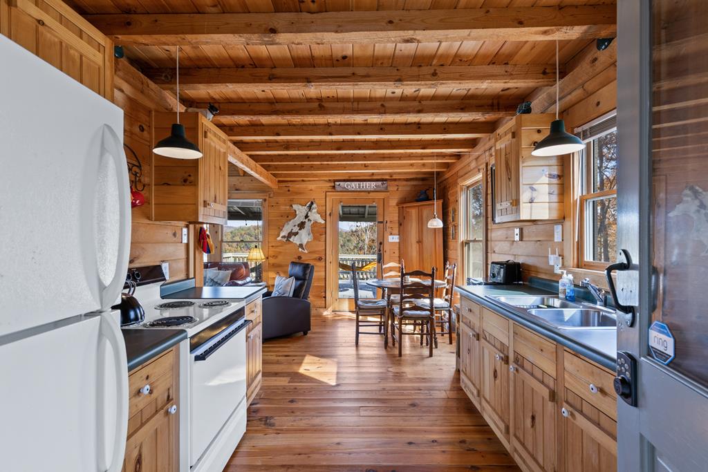 415448 Suches Residential