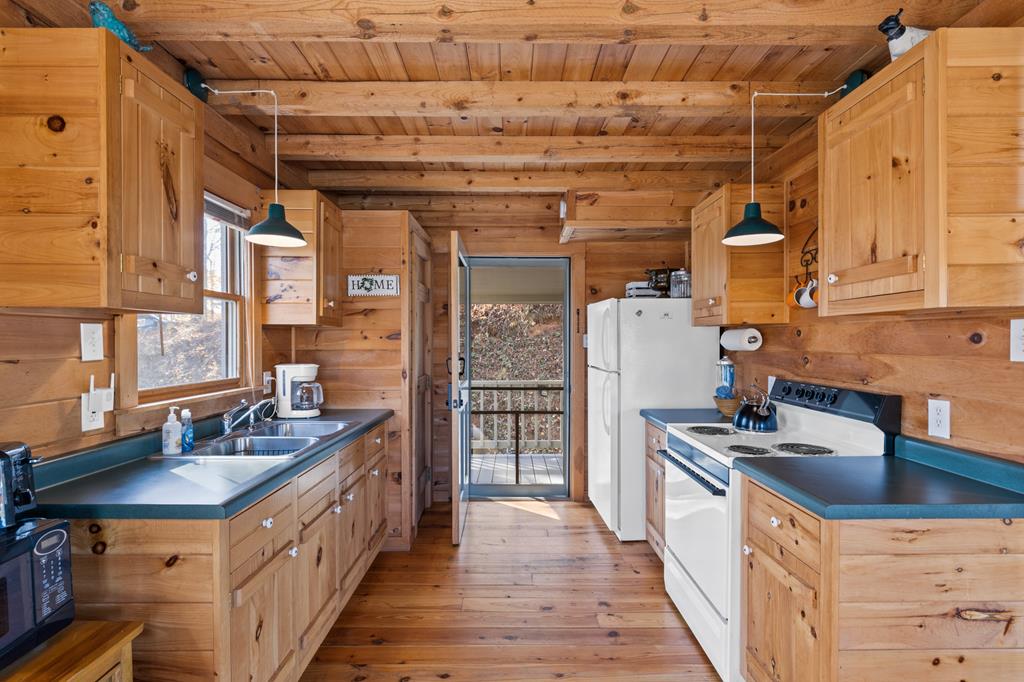 415448 Suches Residential