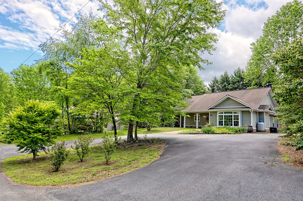 415462 Young Harris Residential