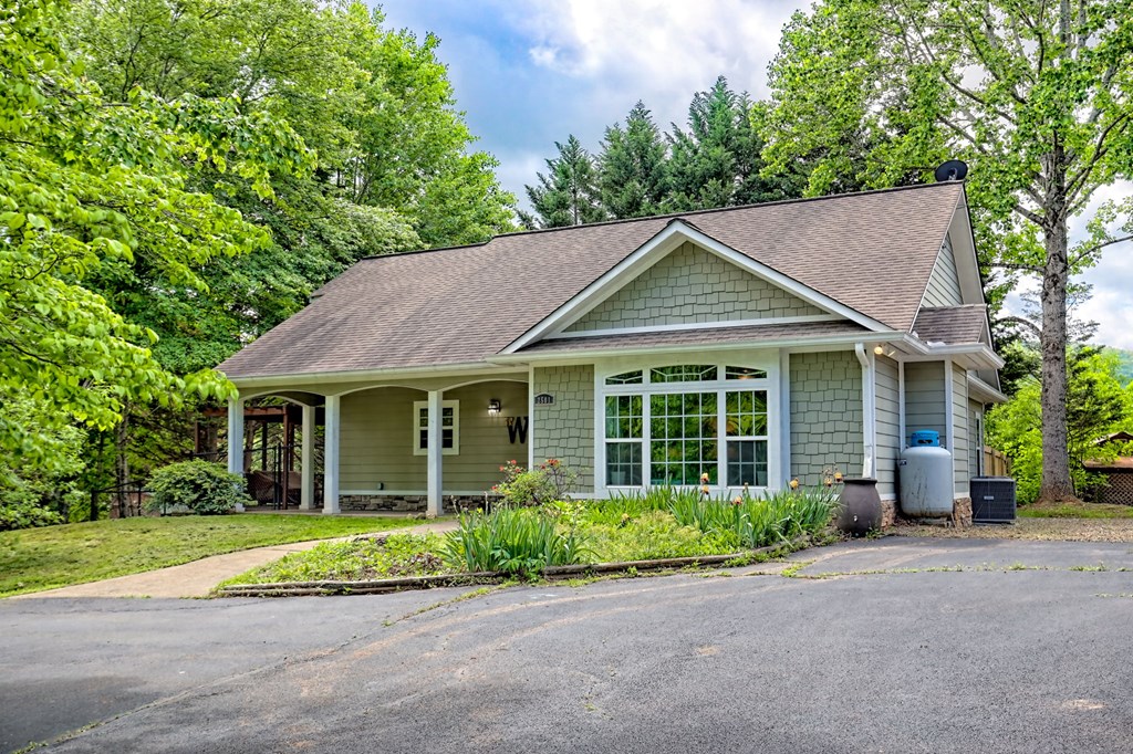 415462 Young Harris Residential