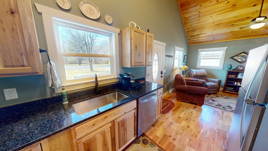 415470 Andrews Residential