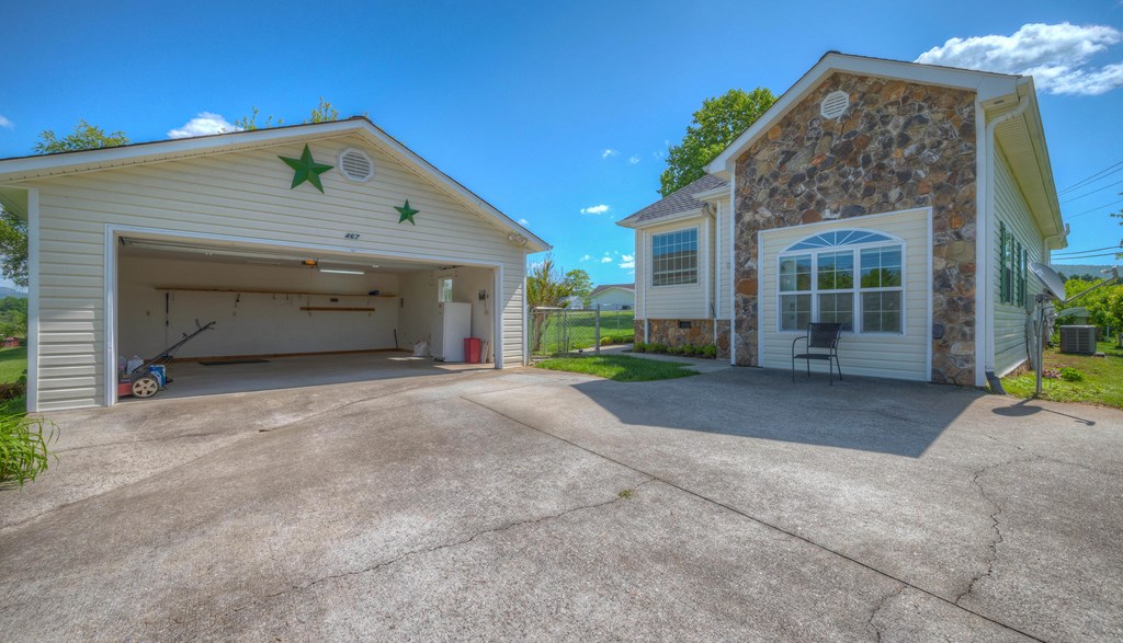 415496 Murphy Residential
