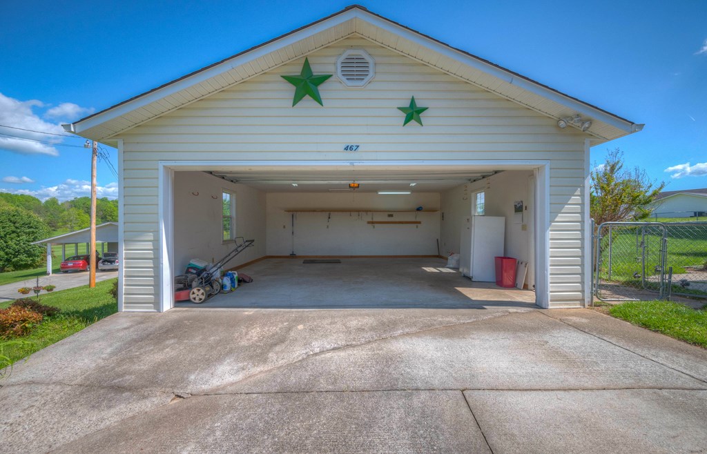 415496 Murphy Residential