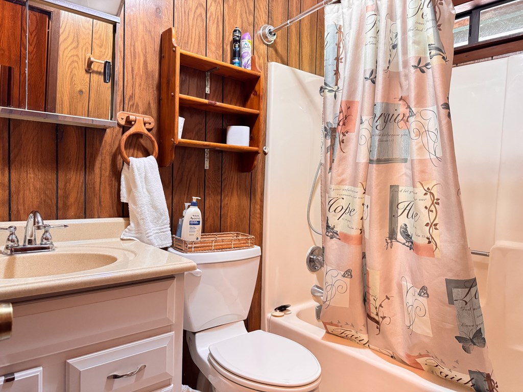 415518 Hayesville Residential