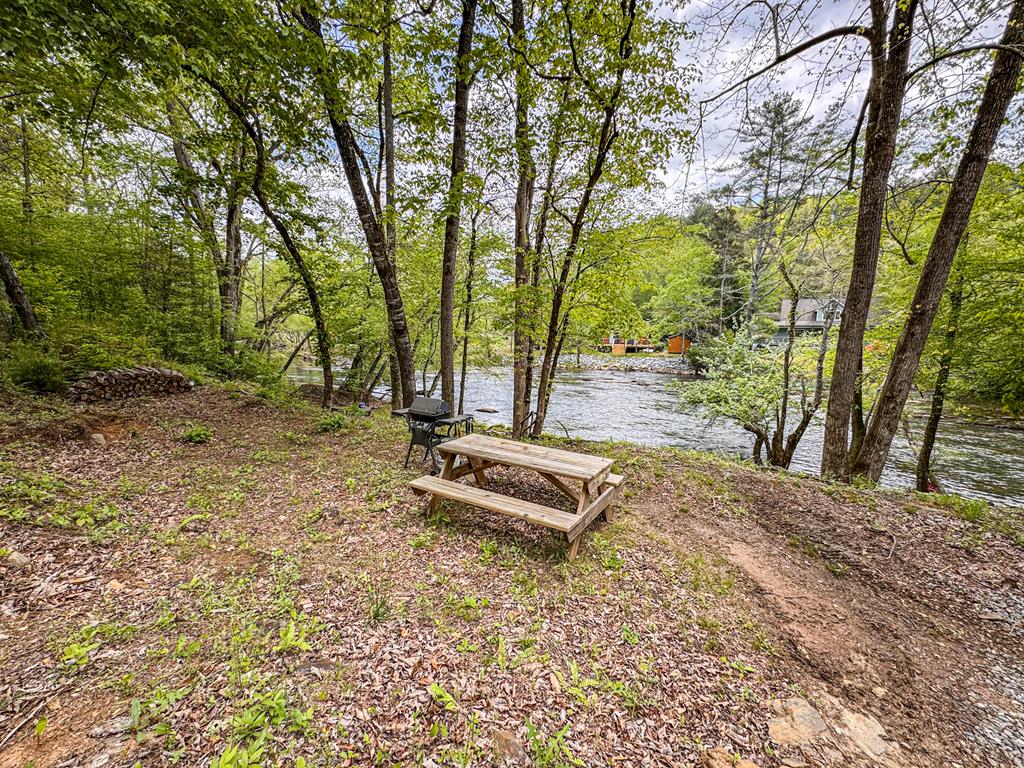 415518 Hayesville Residential