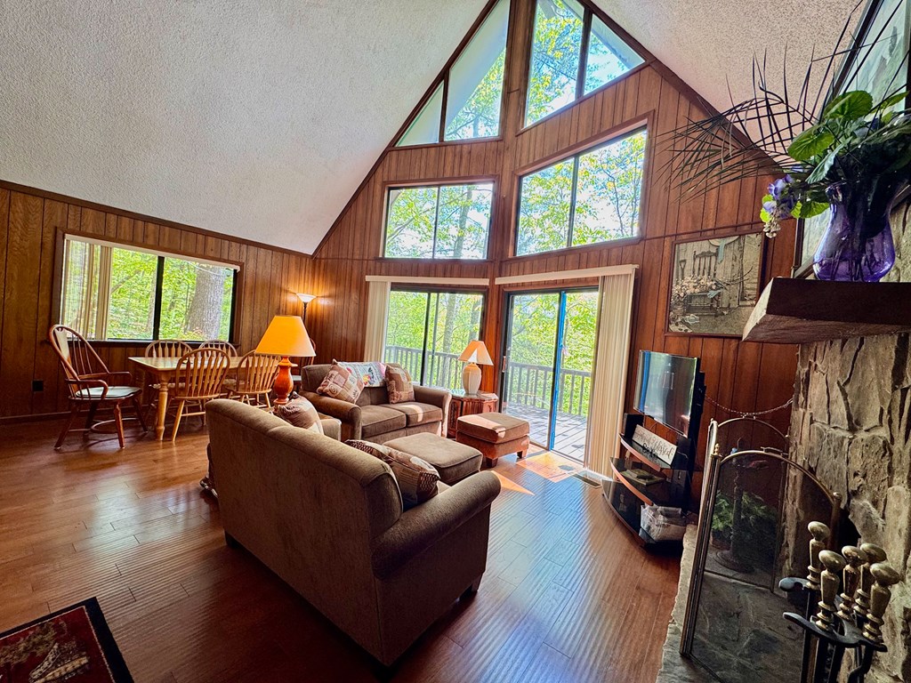 415518 Hayesville Residential
