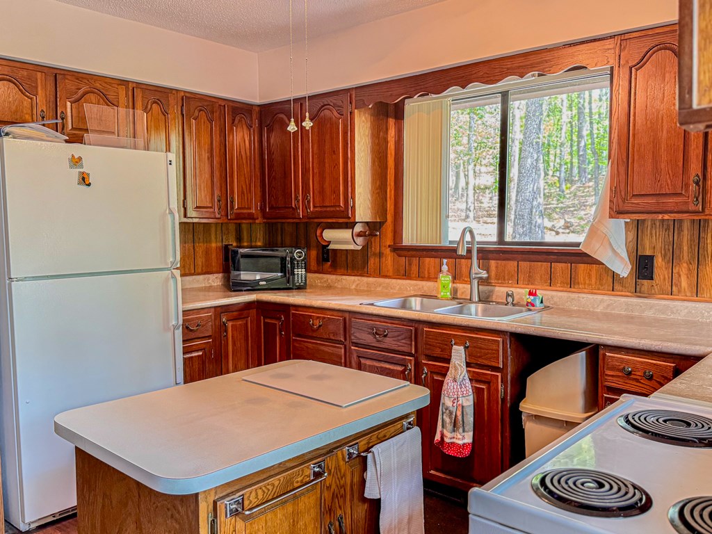 415518 Hayesville Residential