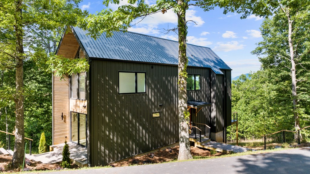 415520 Young Harris Residential