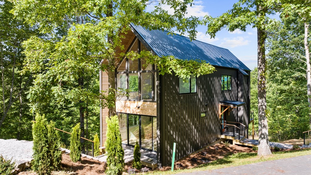 415520 Young Harris Residential