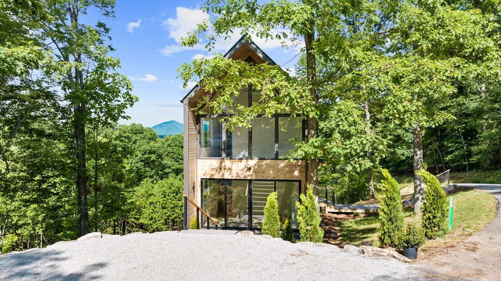 415520 Young Harris Residential