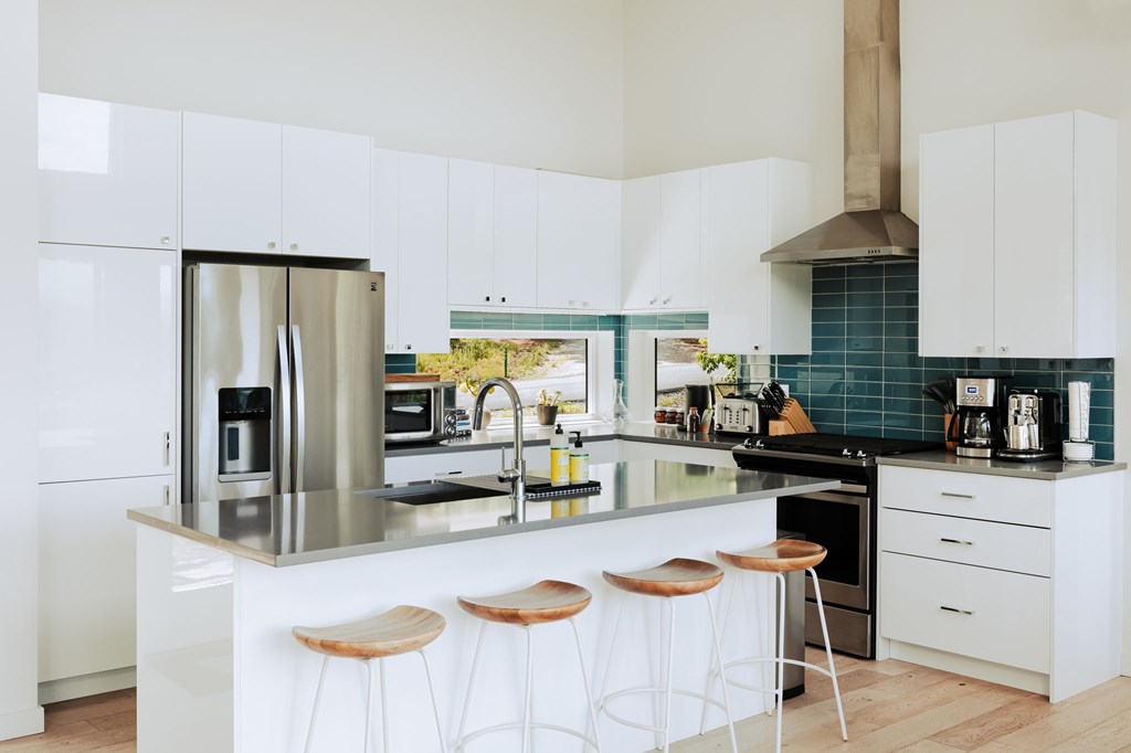 415525 Young Harris Residential