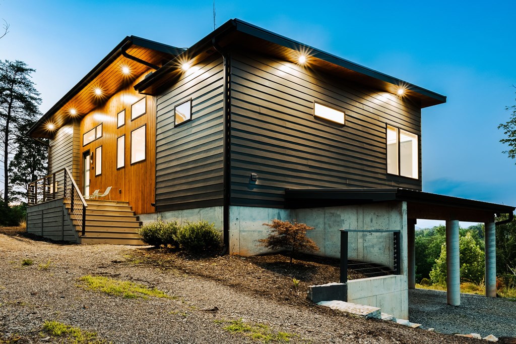 415525 Young Harris Residential