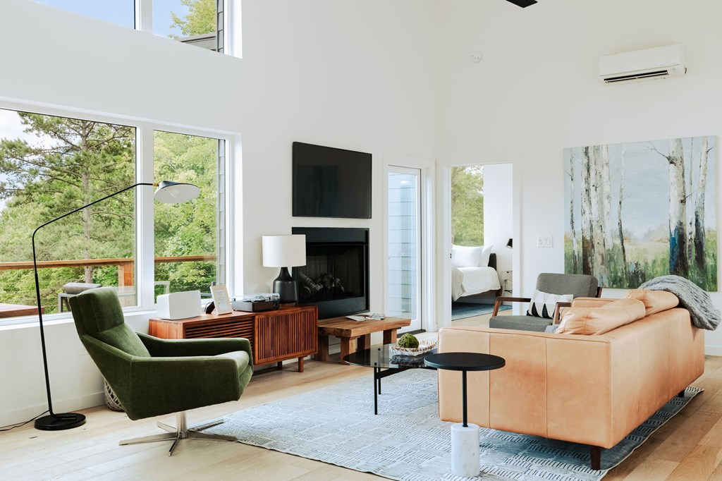 415525 Young Harris Residential