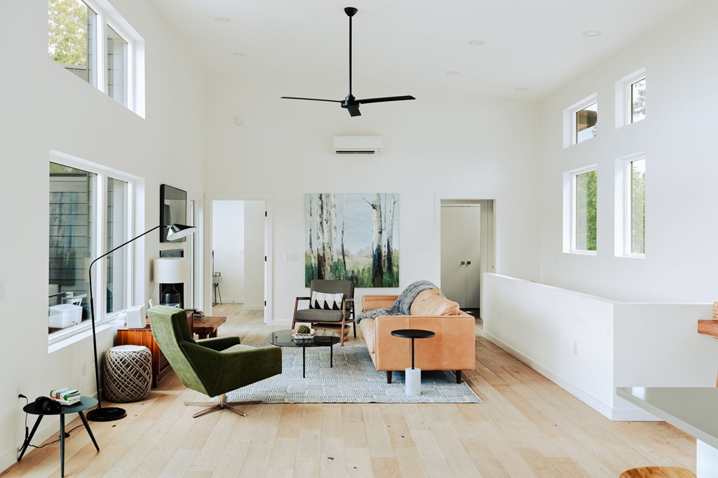 415525 Young Harris Residential