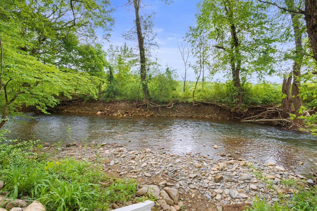 415532 Hayesville Residential