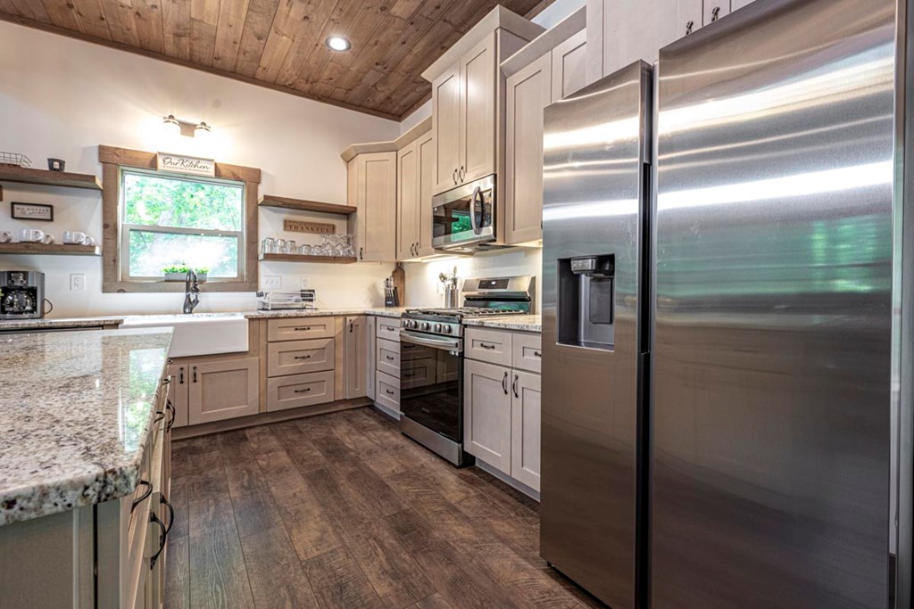415548 Blue Ridge Residential